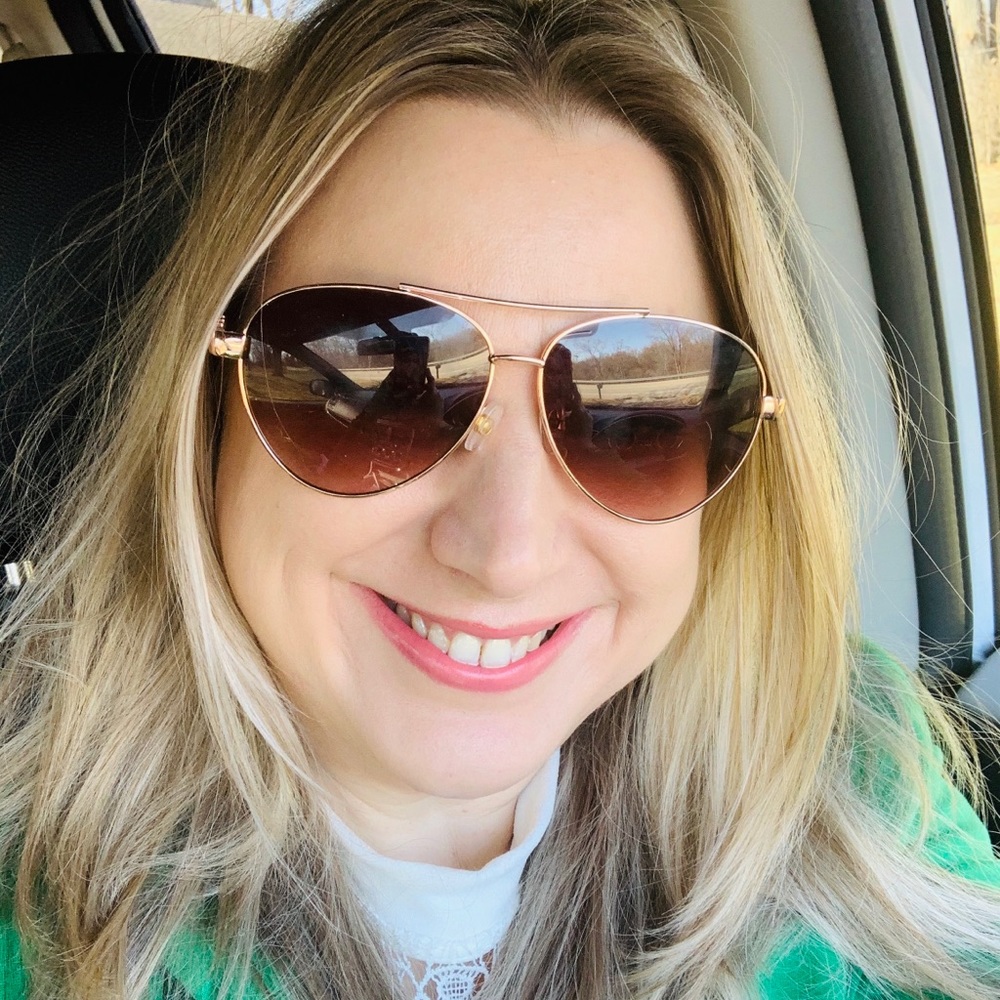 Meet your Posher, Lauri